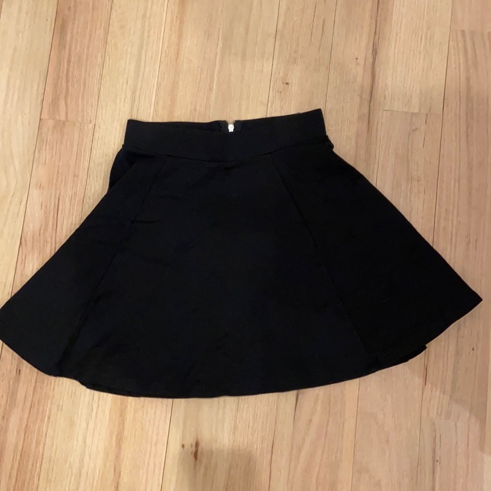 Black skater skirt